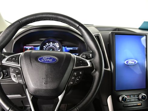 Used 2024 Ford Edge SEL image 16