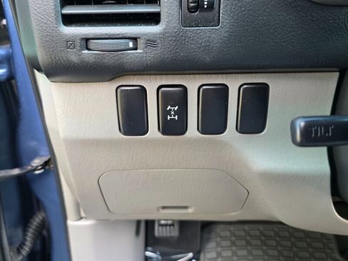 Used 2004 Toyota 4Runner SR5 image 21