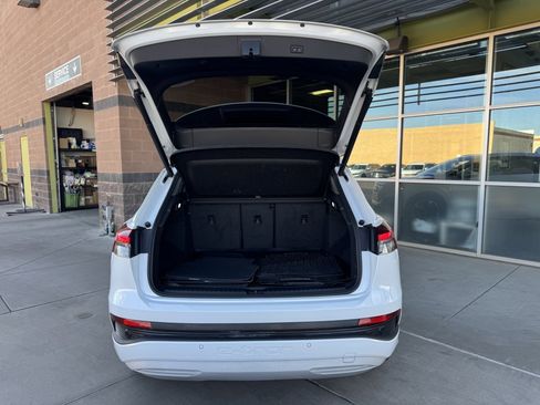 Used 2022 Audi Q4 e-tron Premium Plus w/ Premium Plus image 40