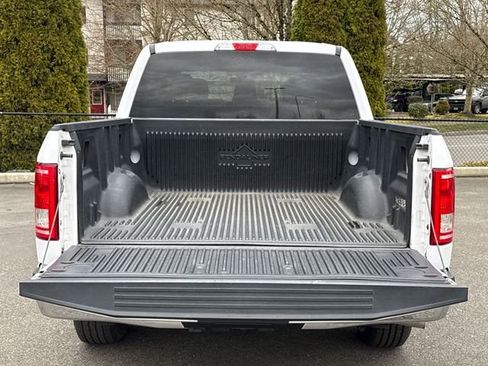 Used 2017 Ford F150 XLT image 10