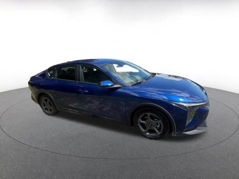 Used 2025 Kia K4 FWD image 2