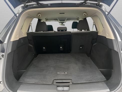 Used 2023 Nissan Rogue SV image 29