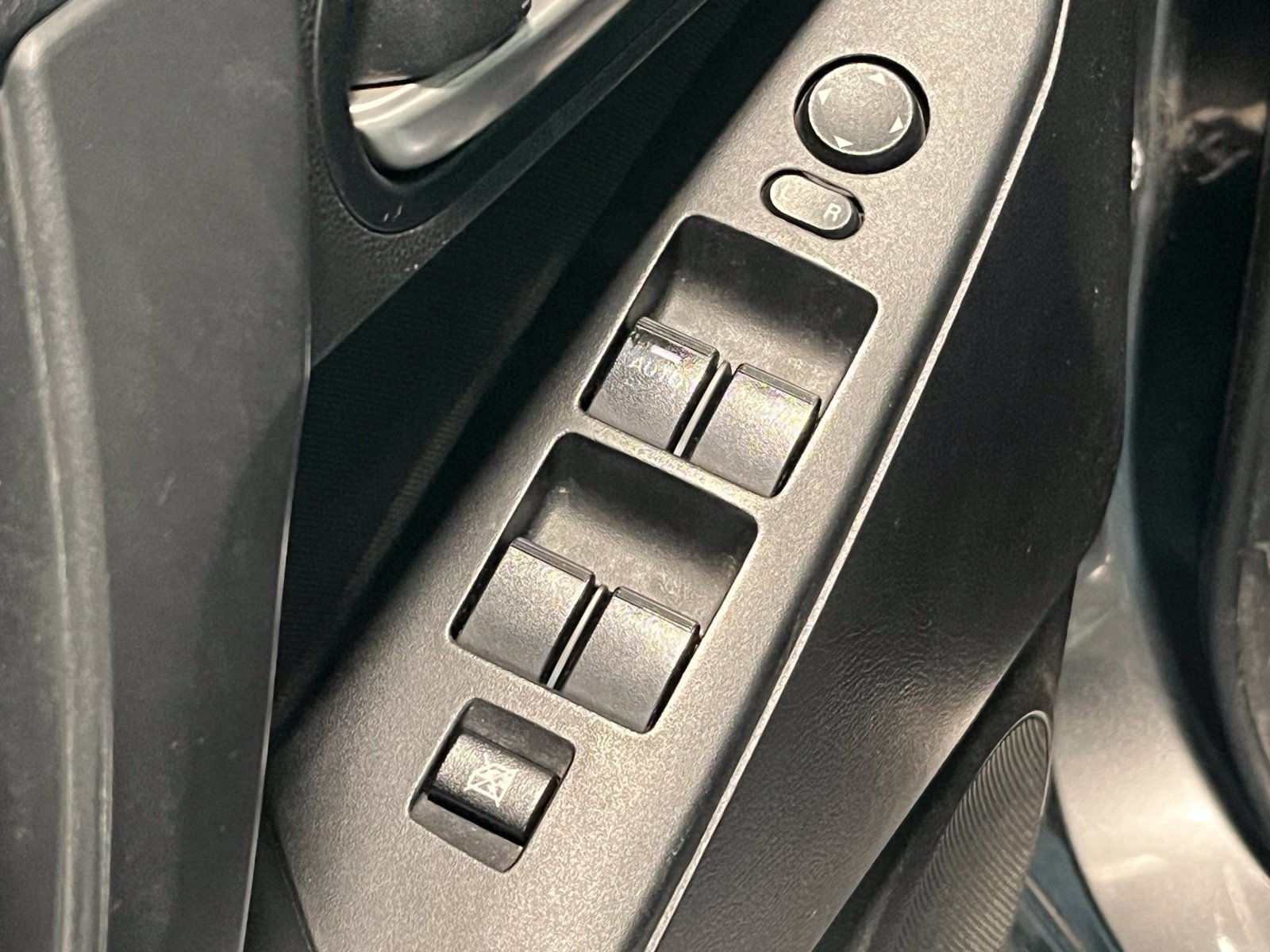 Used 2013 MAZDA MAZDA3 i Touring FWD image 31
