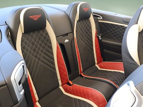 Used 2018 Bentley Continental GT Supersports image 19