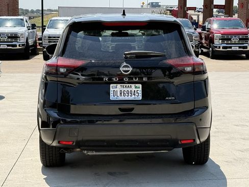 Used 2025 Nissan Rogue SV AWD/4WD image 5