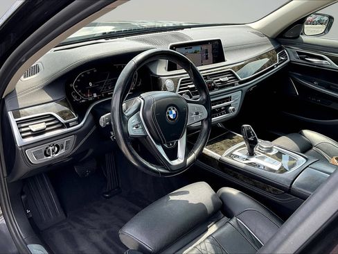 Used 2022 BMW 740i RWD image 14
