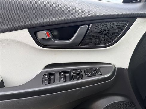 Used 2023 Hyundai Kona SEL w/ Cargo Package image 22