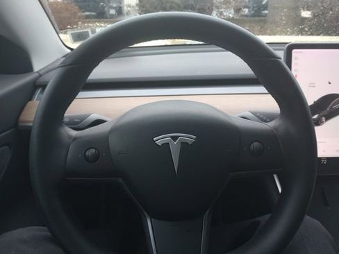 Used 2019 Tesla Model 3 Performance image 6