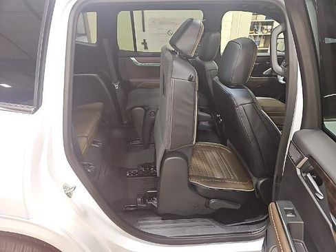 New 2026 GMC Acadia Denali Ultimate w/ LPO, All-Weather Package image 30