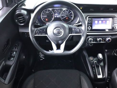 Used 2020 Nissan Kicks S image 28