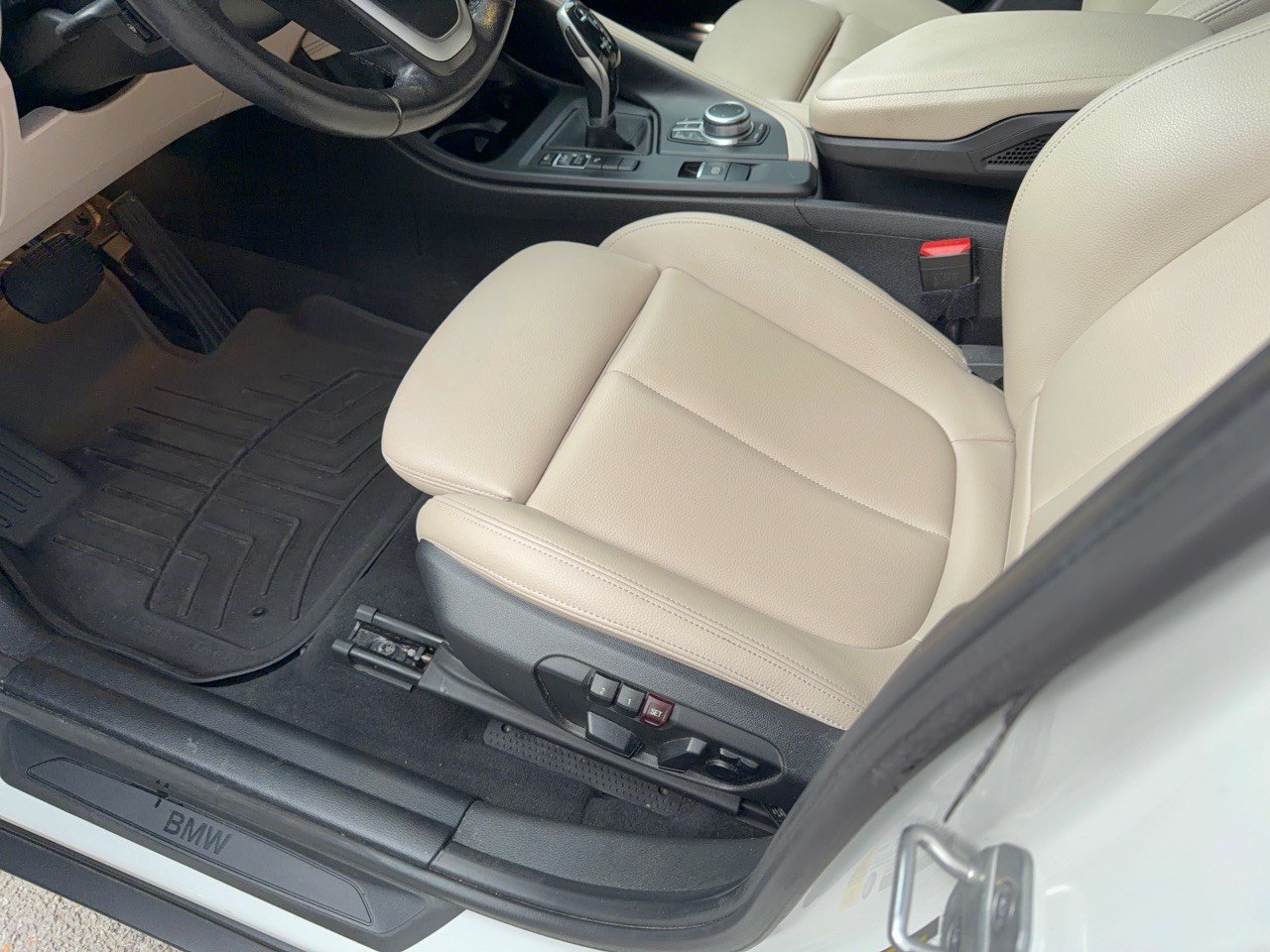 Used 2022 BMW X2 sDrive28i w/ Premium Package FWD image 5