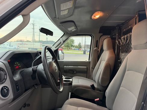 Used 2014 Ford E-150 and Econoline 150 Extended RWD image 12