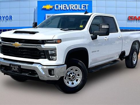 Used 2025 Chevrolet Silverado 2500 LT w/ Convenience Package image 3