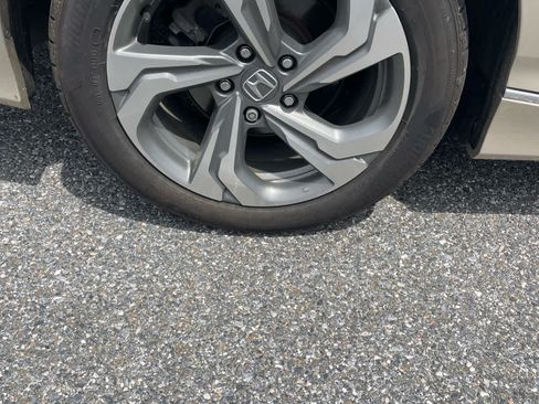 Used 2018 Honda Accord EX-L image 8