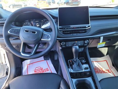 New 2025 Jeep Compass Latitude w/ Altitude Special Edition image 24