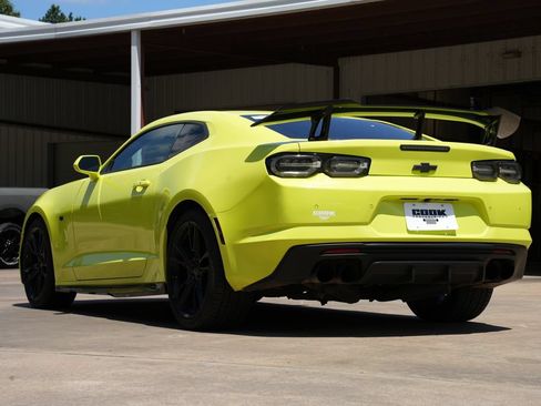 Used 2021 Chevrolet Camaro SS RWD image 4