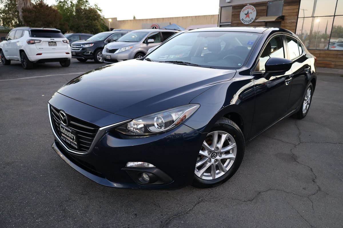 Used 2016 MAZDA MAZDA3 i Touring w/ Popular Equipment Package FWD image 2