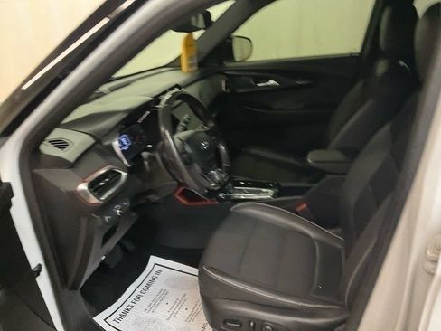 Used 2021 Chevrolet TrailBlazer RS w/ Convenience Package image 2