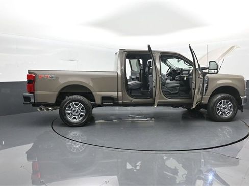 New 2026 Ford F250 Lariat w/ FX4 Off-Road Package image 36