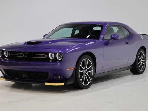 Used 2023 Dodge Challenger R/T w/ Plus Package RWD image 4