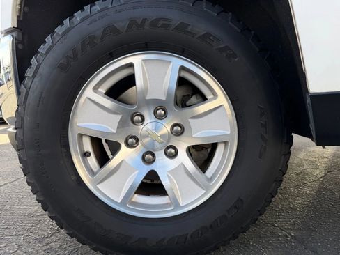 Used 2018 Chevrolet Silverado 1500 LT RWD image 40