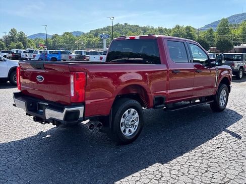 Used 2023 Ford F350 XLT AWD/4WD image 8