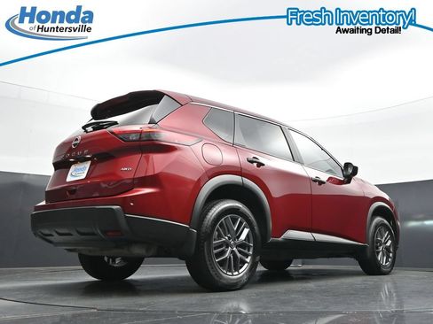 Used 2024 Nissan Rogue S AWD/4WD image 33