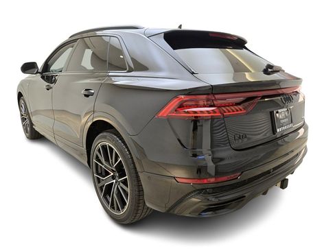 Used 2023 Audi Q8 Prestige image 10