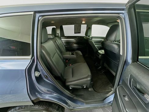 Used 2015 Toyota Highlander Plus FWD image 26