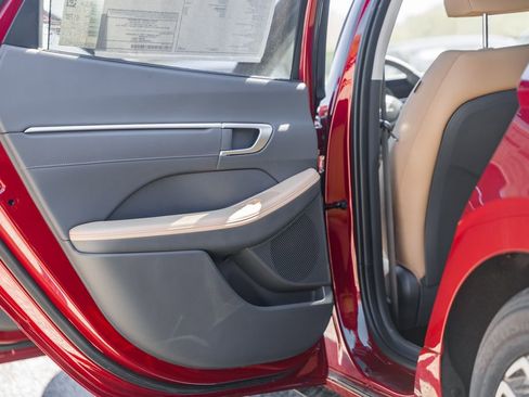 New 2025 Hyundai Sonata Limited image 36