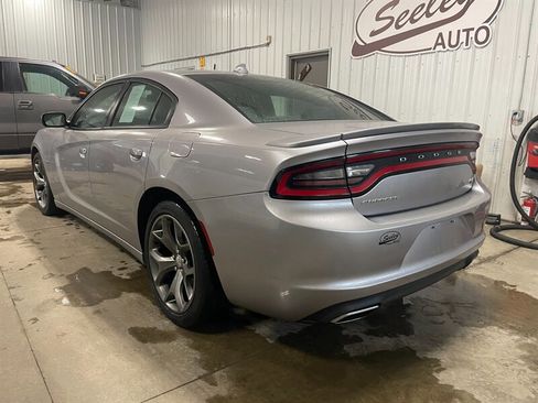 Used 2015 Dodge Charger R/T image 3