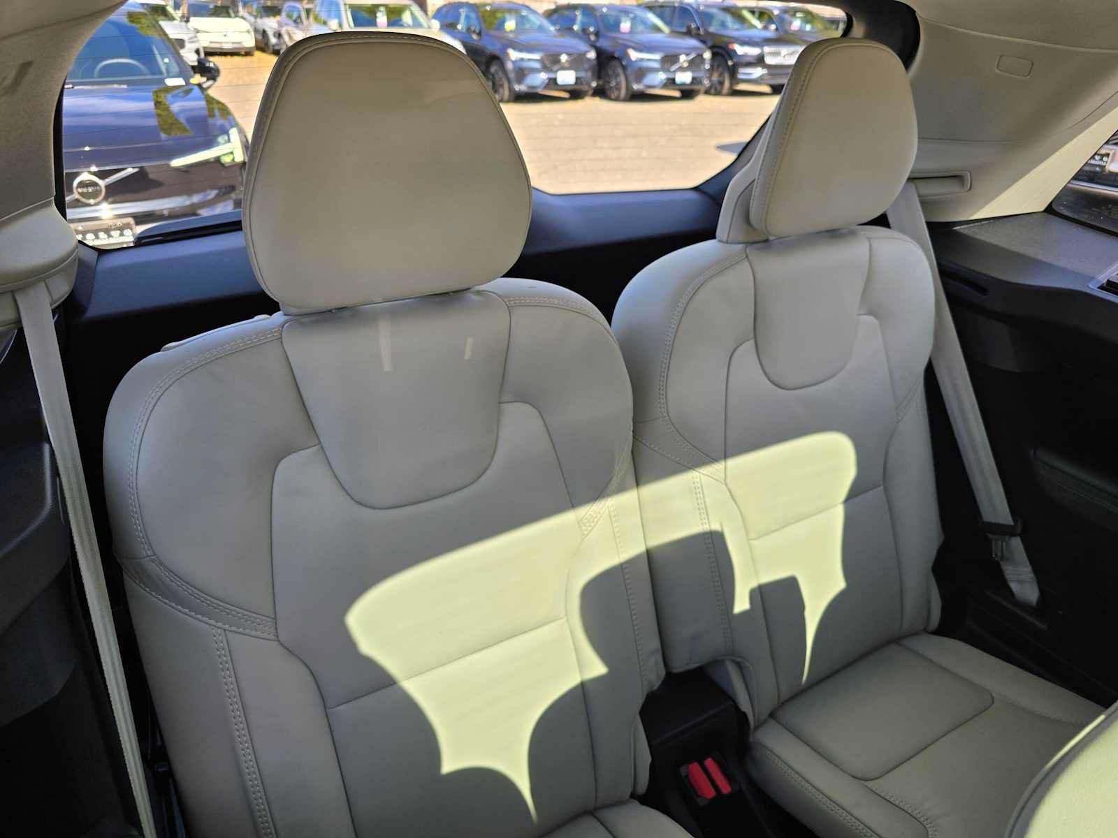 Certified 2025 Volvo XC90 T8 Ultra w/ Protection Package Premier AWD/4WD image 15