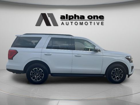 Used 2024 Ford Expedition XLT RWD image 5