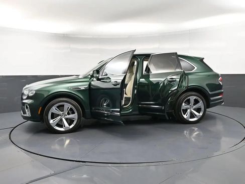 Certified 2022 Bentley Bentayga AWD/4WD image 40