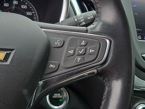 Used 2020 Chevrolet Equinox LT FWD image 21