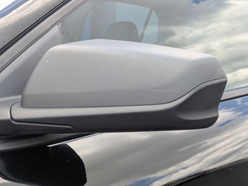 Used 2021 Chevrolet Equinox LS FWD image 34
