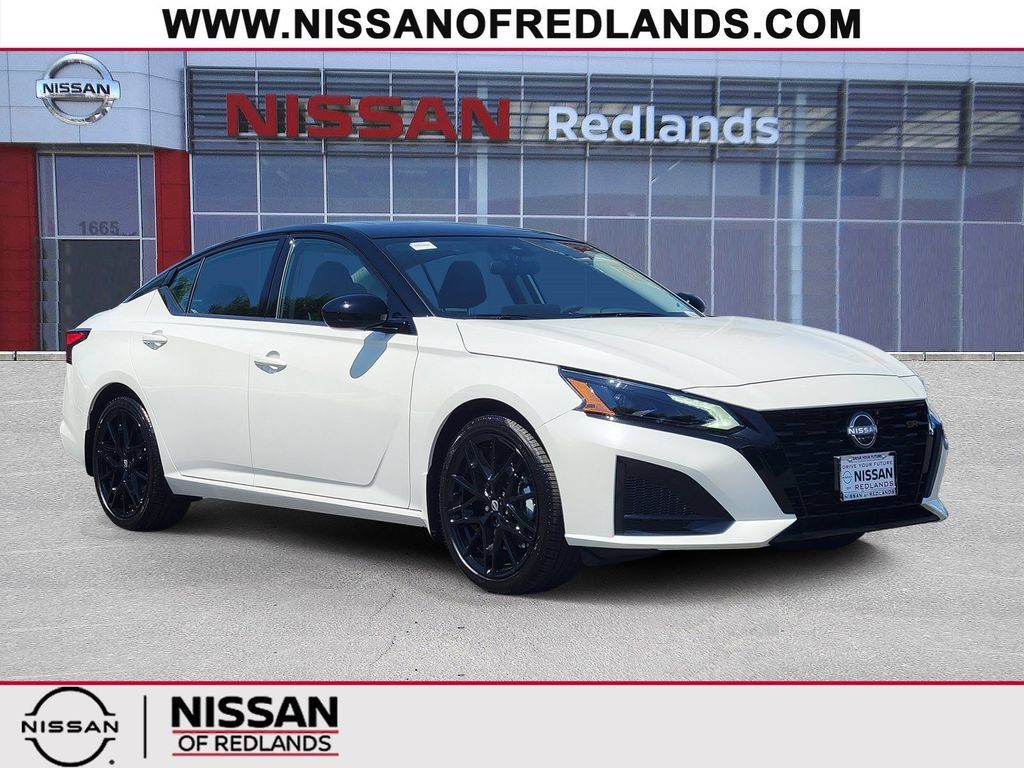 New 2026 Nissan Altima 2.5 SR w/ SR Midnight Edition Package FWD image 1