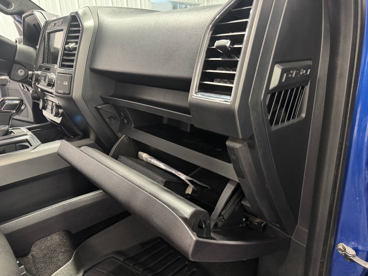 Used 2017 Ford F150 XLT w/ Equipment Group 302A Luxury AWD/4WD image 17