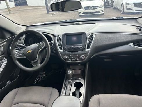 Used 2018 Chevrolet Malibu LS image 13