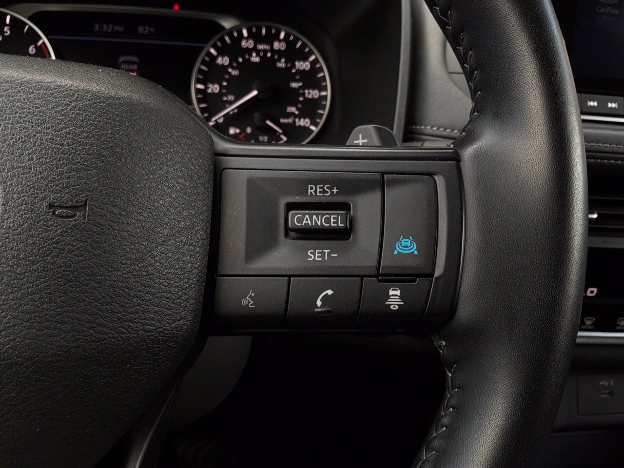 Used 2025 Nissan Rogue SV FWD image 37
