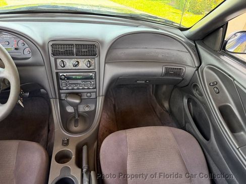 Used 2002 Ford Mustang Convertible RWD image 12