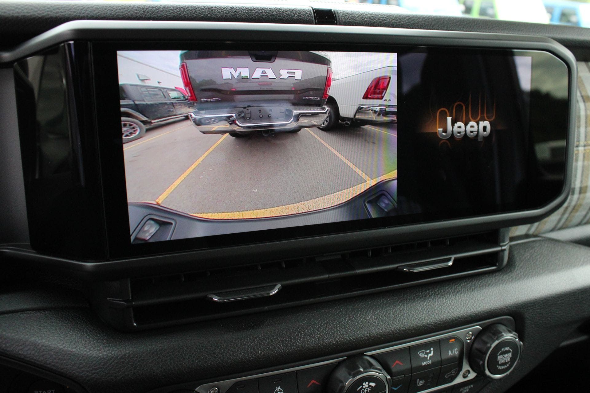 New 2026 Jeep Gladiator Sport AWD/4WD image 36