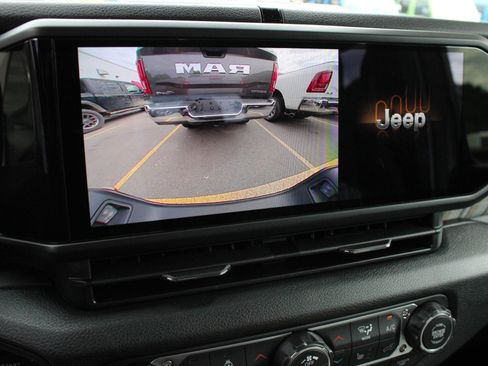 New 2026 Jeep Gladiator Sport AWD/4WD image 36