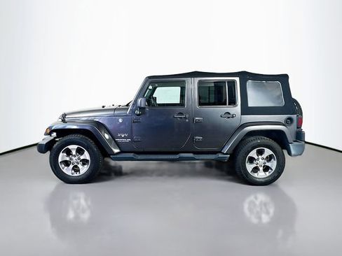Used 2016 Jeep Wrangler Unlimited Sahara w/ Connectivity Group image 9