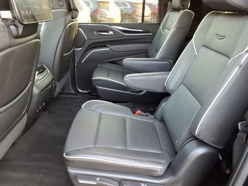 Used 2023 Cadillac Escalade ESV Sport w/ LPO, ONYX Package image 7