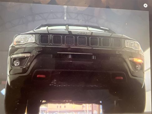 Used 2018 Jeep Compass Trailhawk w/ Navigation Group AWD/4WD image 11