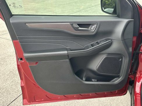 Used 2025 Ford Escape Active w/ Tech Pack #1 FWD image 10