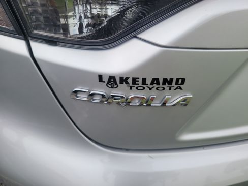 Used 2025 Toyota Corolla XSE FWD image 12