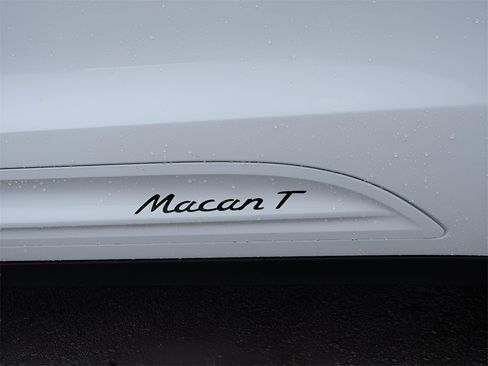 New 2026 Porsche Macan image 16