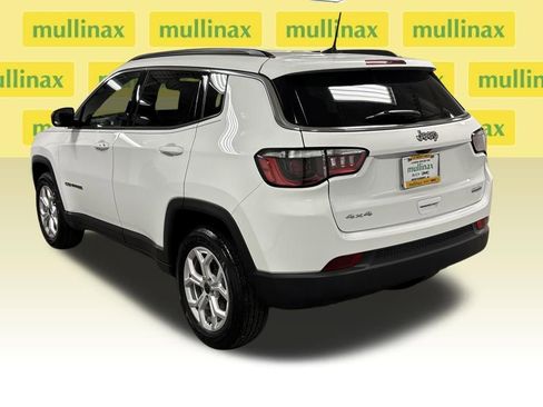 Used 2025 Jeep Compass Latitude image 17